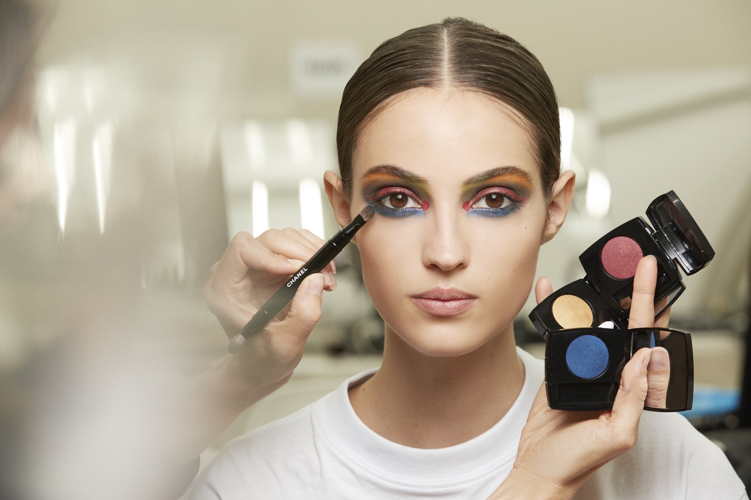 2017-18 Fall-Winter CHANEL Haute Couture Show Backstage - Makeup CHANEL